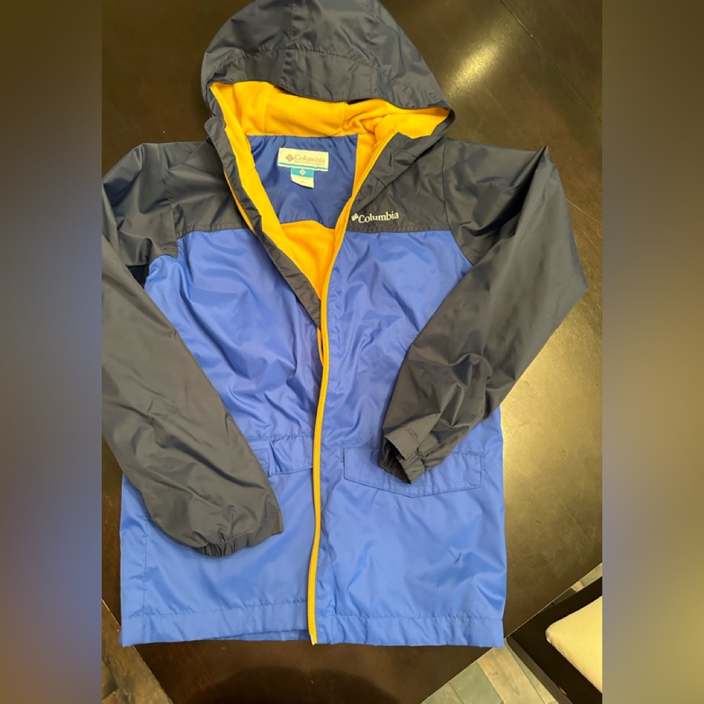 Fall spring rain coat. Fleece lined and light